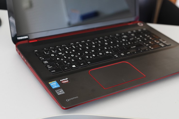 Toshiba Qosmio x70-A-12x recenzija  (5 of 11).jpg
